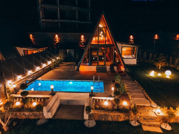 Geyve Sun Valley White Bungalow